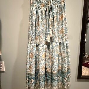 Floral Blue and Cream Women's Skirt Small